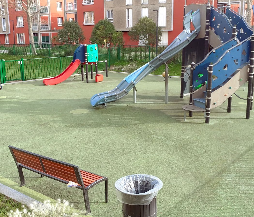 Aire de jeux pour enfants 1